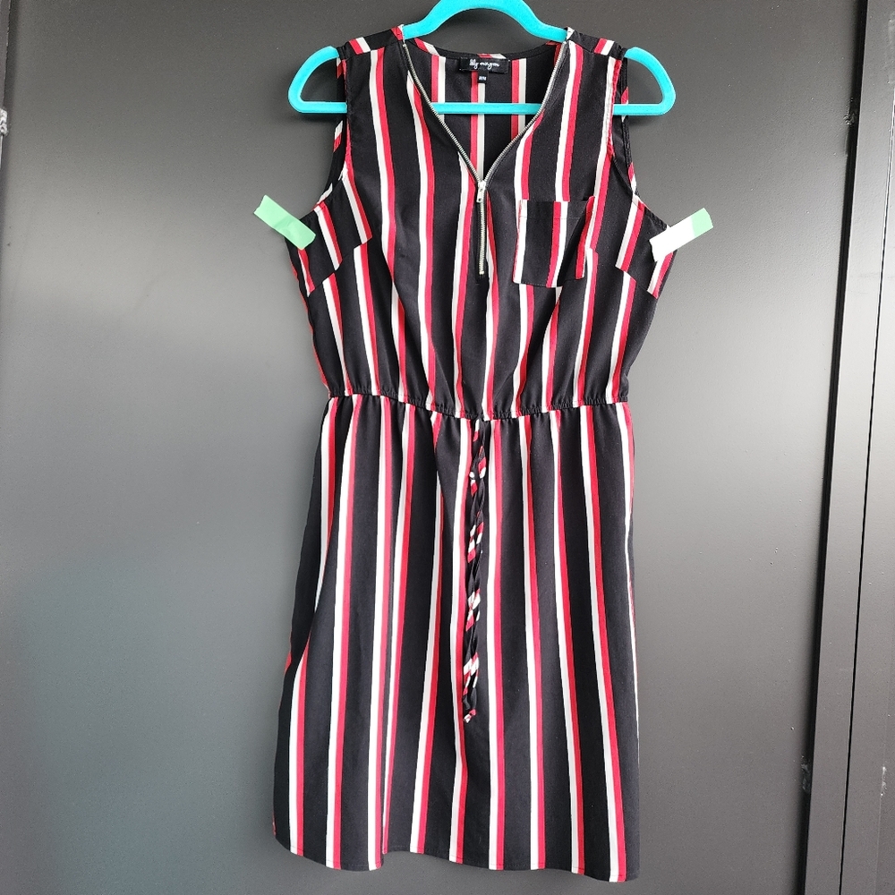 NWOT  LILY MORGAN BLACK/WHITE/RED VERTICAL STRIPPED SHIFT DRESS - SIZE MEDIUM